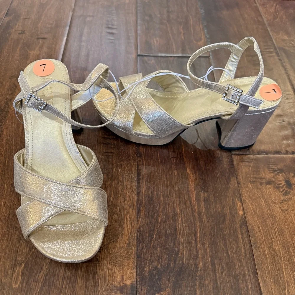 Kenneth Cole Reaction Reeva Criss-Cross Platform Dress Sandals Gold size 7 NWOT
